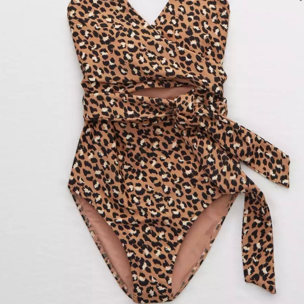 XXL American Eagle Wrap Leopard bathing suit. Brand new with tags.